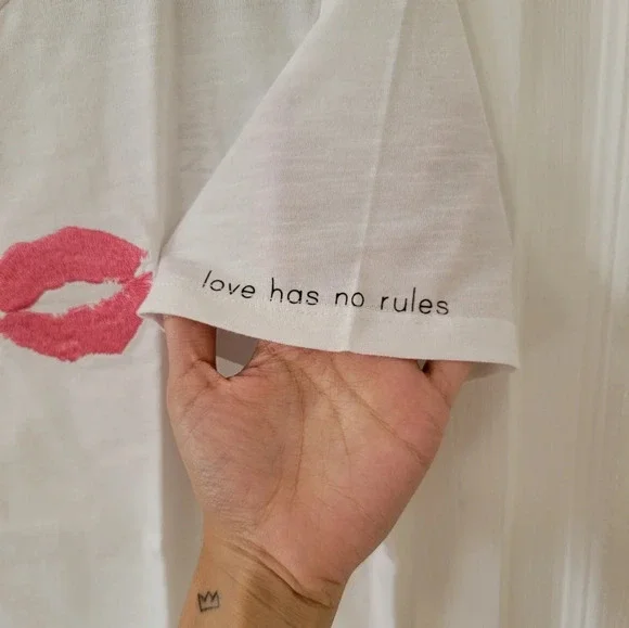 Nine West Embroidered Tee NWT - Picture 4 of 7